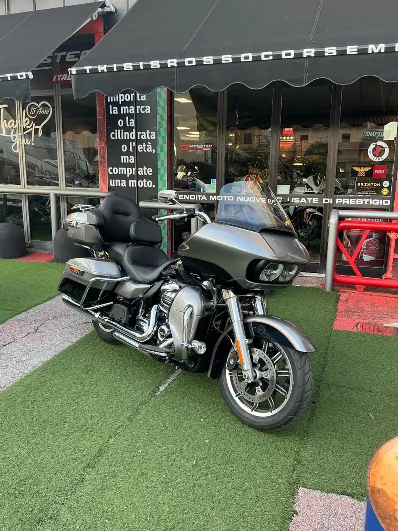 Harley-Davidson 107 Road Glide Ultra (2017 - 18) - FLTRU (3)