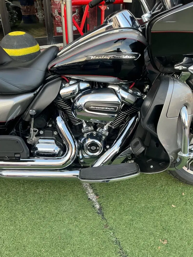 Harley-Davidson 107 Road Glide Ultra (2017 - 18) - FLTRU (9)