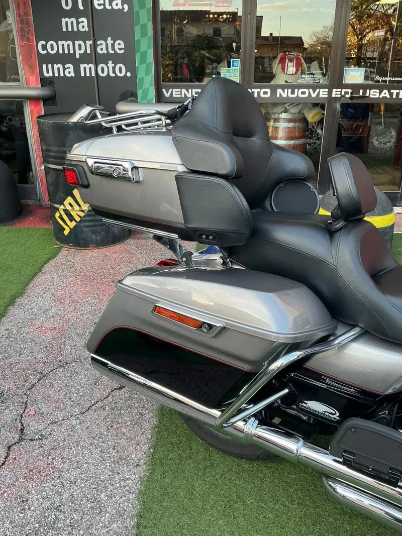 Harley-Davidson 107 Road Glide Ultra (2017 - 18) - FLTRU (10)