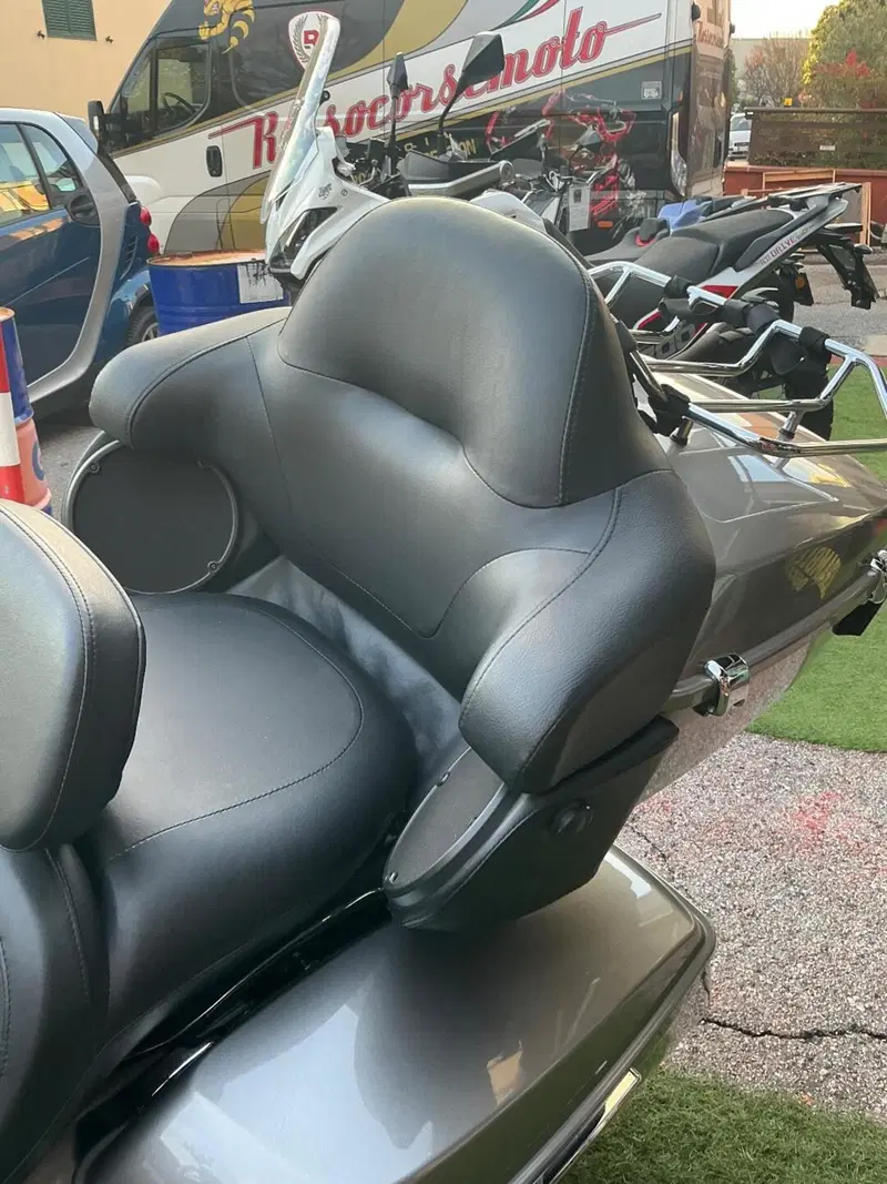 Harley-Davidson 107 Road Glide Ultra (2017 - 18) - FLTRU (11)