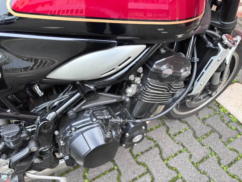 Kawasaki Z 900 RS (2022 - 25) (2)