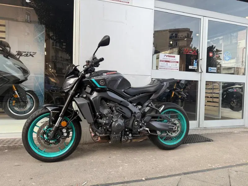 Yamaha MT-09 Y-AMT (2024 - 26) (2)
