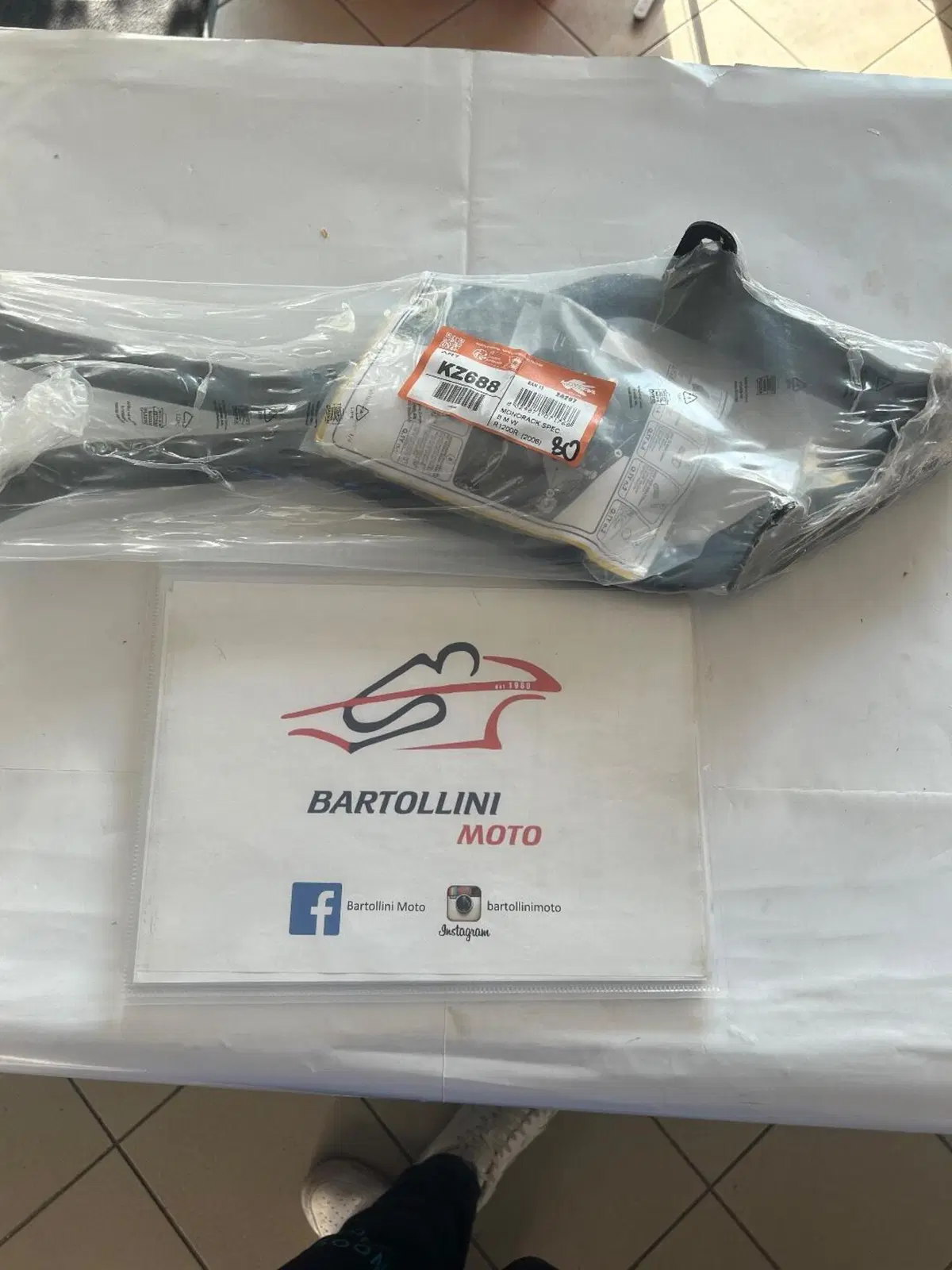 Monorack specifico per BMW R1200R per il 2006 kappa