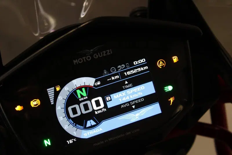 Moto Guzzi V85 TT (2021 - 23) (6)