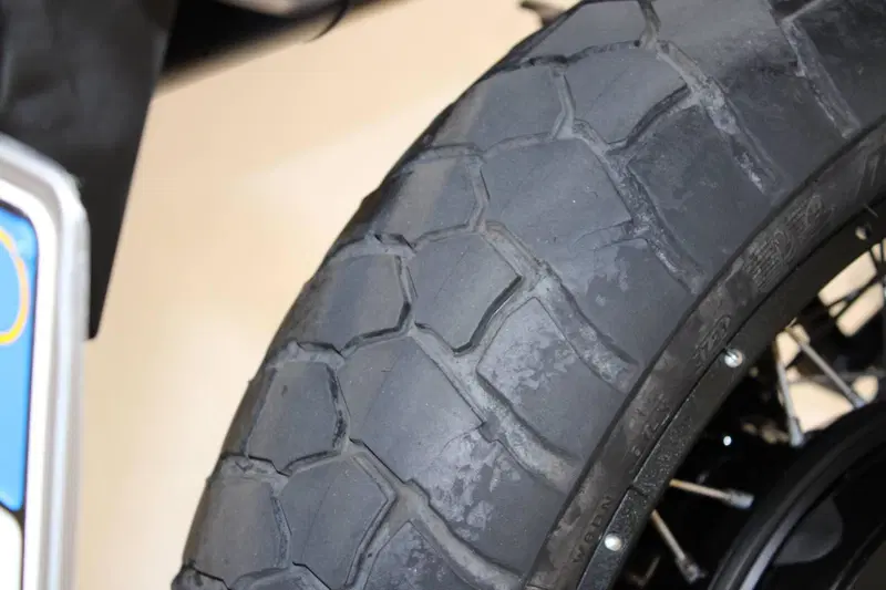 Moto Guzzi V85 TT (2021 - 23) (8)