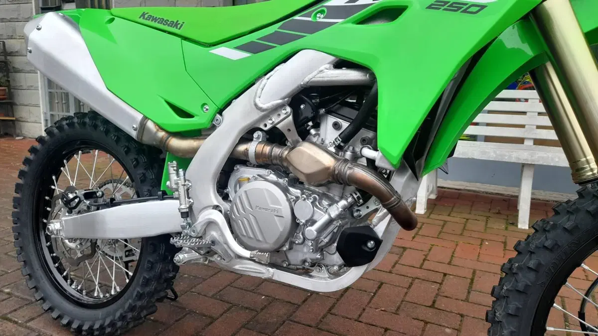 Kawasaki KX250 (2025) (2)