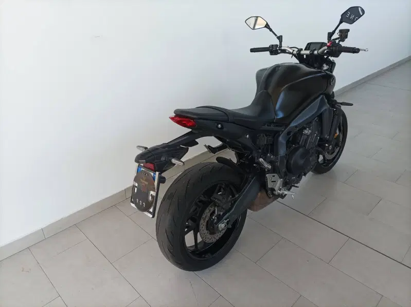 Yamaha MT-09 (2021 - 23) (4)
