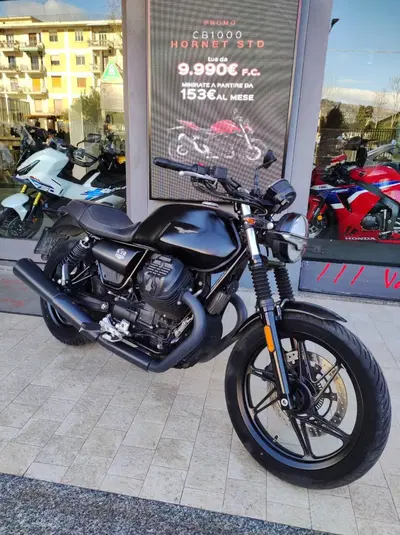 Moto Guzzi V7 Stone (2021 - 24) usata