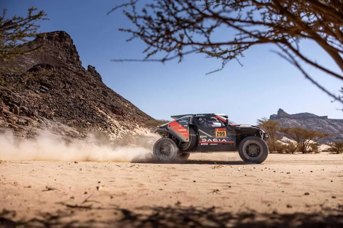 Dakar 2026. Finale. MICIDIALE COLPO DI SCENA! E i vincitori sono... Luciano Benavides, KTM, e Al Attiyah, Dacia (12)