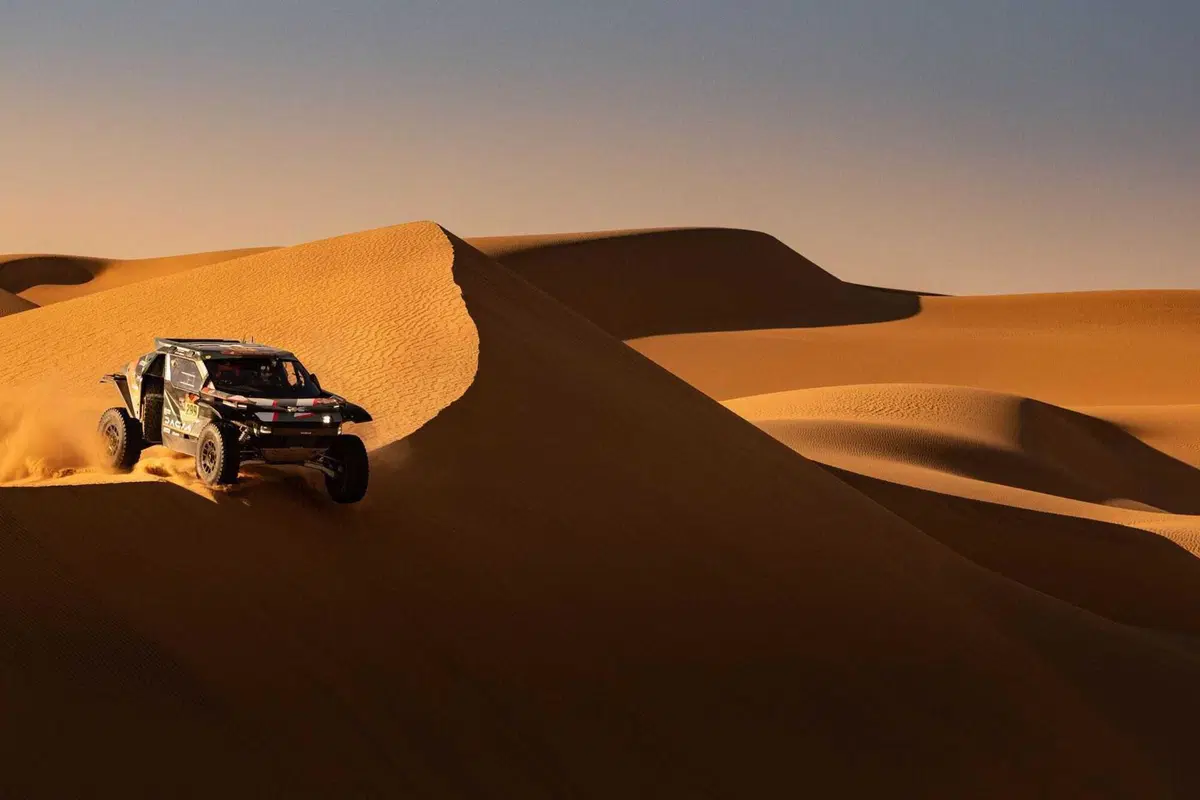 Dakar 2026. Finale. MICIDIALE COLPO DI SCENA! E i vincitori sono... Luciano Benavides, KTM, e Al Attiyah, Dacia (13)