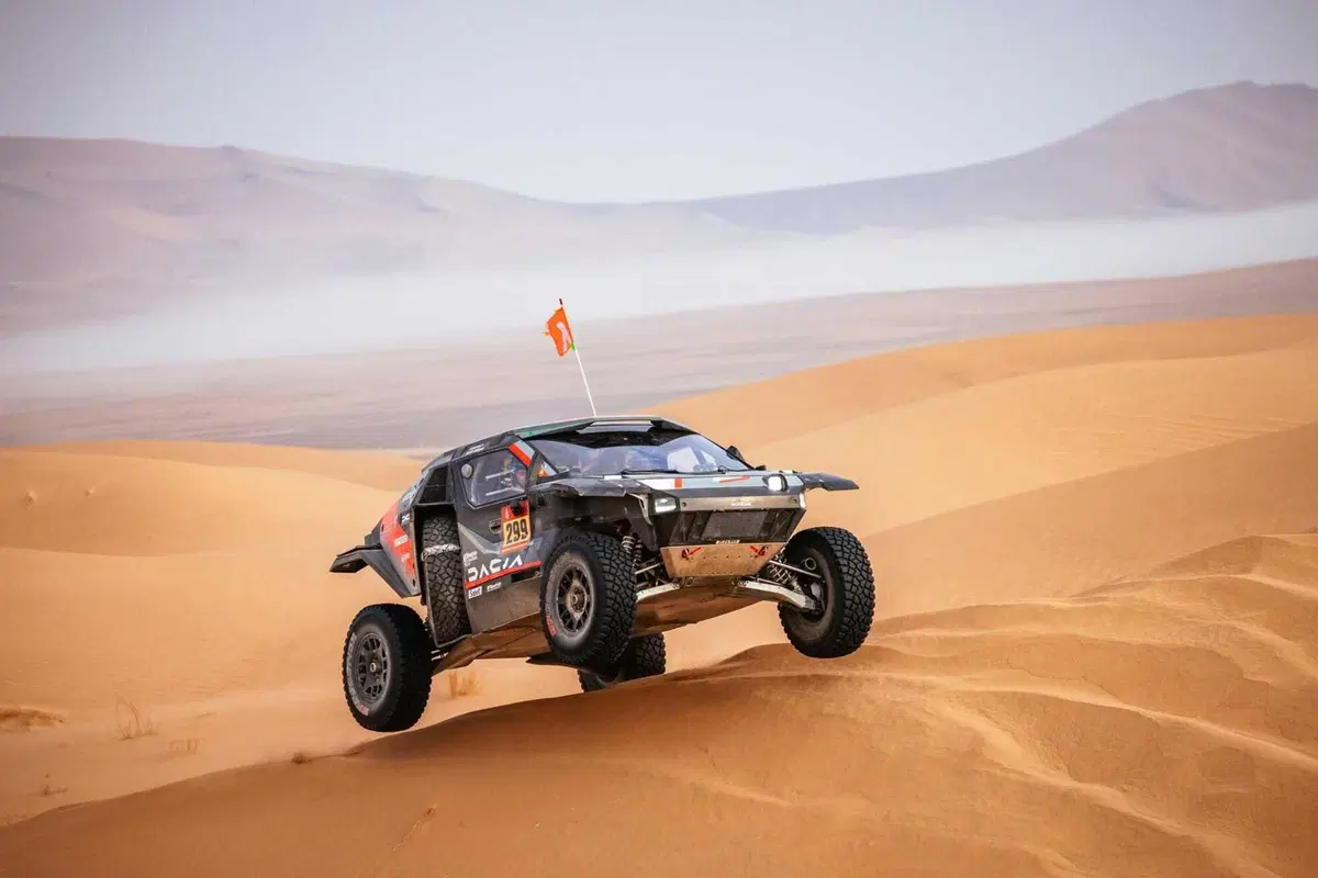 Dakar 2026. Finale. MICIDIALE COLPO DI SCENA! E i vincitori sono... Luciano Benavides, KTM, e Al Attiyah, Dacia (19)