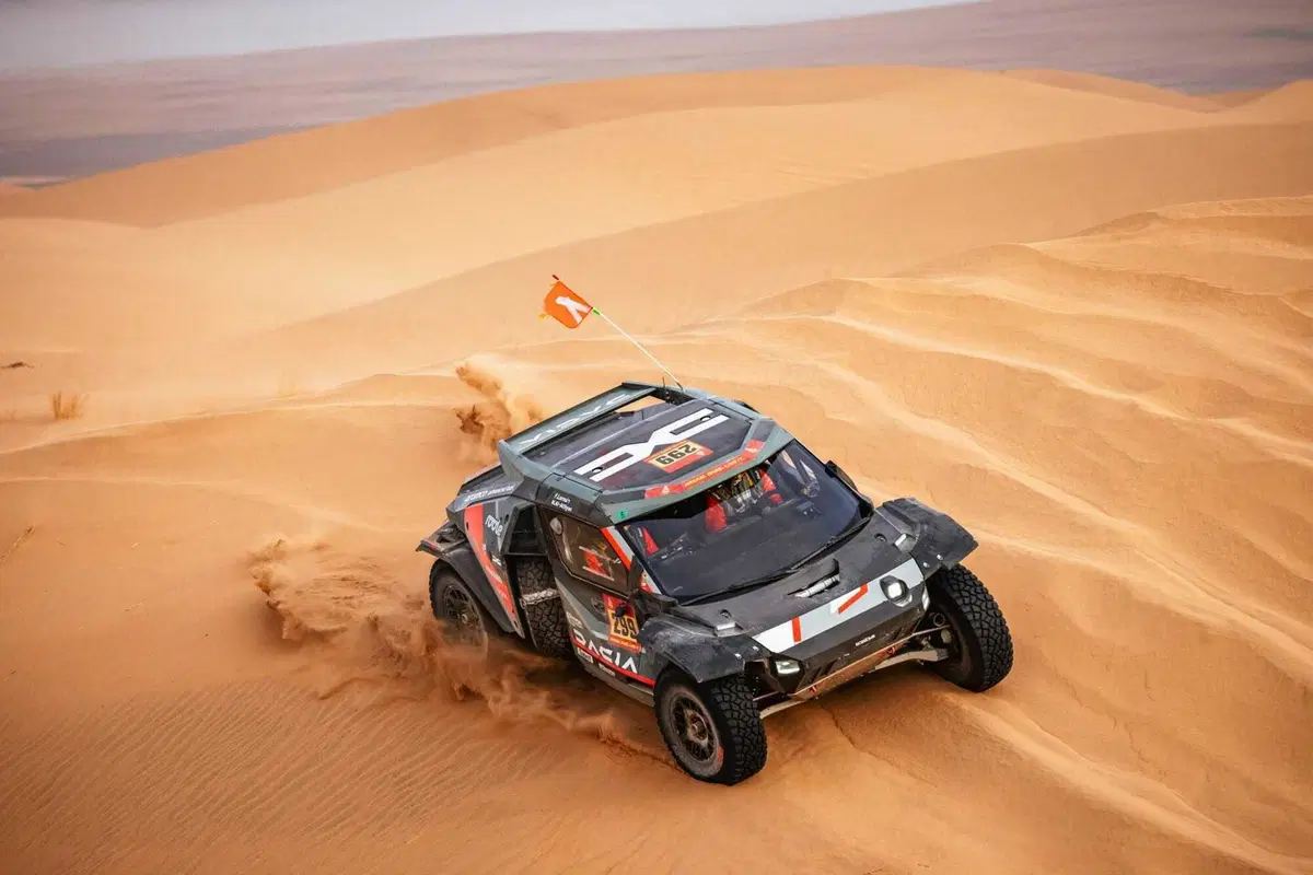 Dakar 2026. Finale. MICIDIALE COLPO DI SCENA! E i vincitori sono... Luciano Benavides, KTM, e Al Attiyah, Dacia (20)