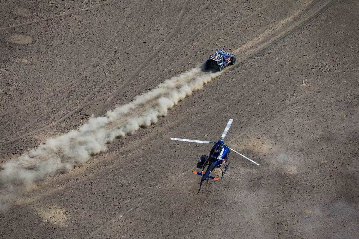 Dakar 2026. Finale. MICIDIALE COLPO DI SCENA! E i vincitori sono... Luciano Benavides, KTM, e Al Attiyah, Dacia (23)