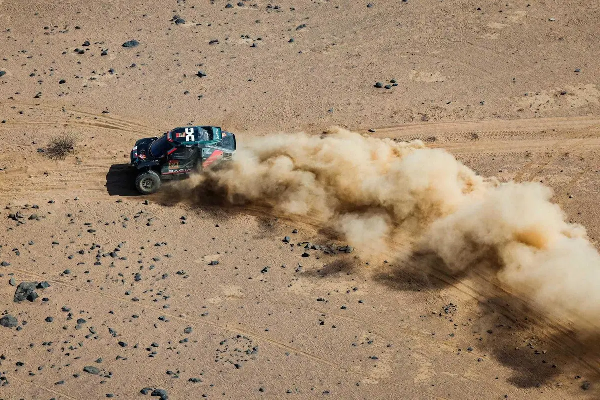 Dakar 2026. Finale. MICIDIALE COLPO DI SCENA! E i vincitori sono... Luciano Benavides, KTM, e Al Attiyah, Dacia (24)