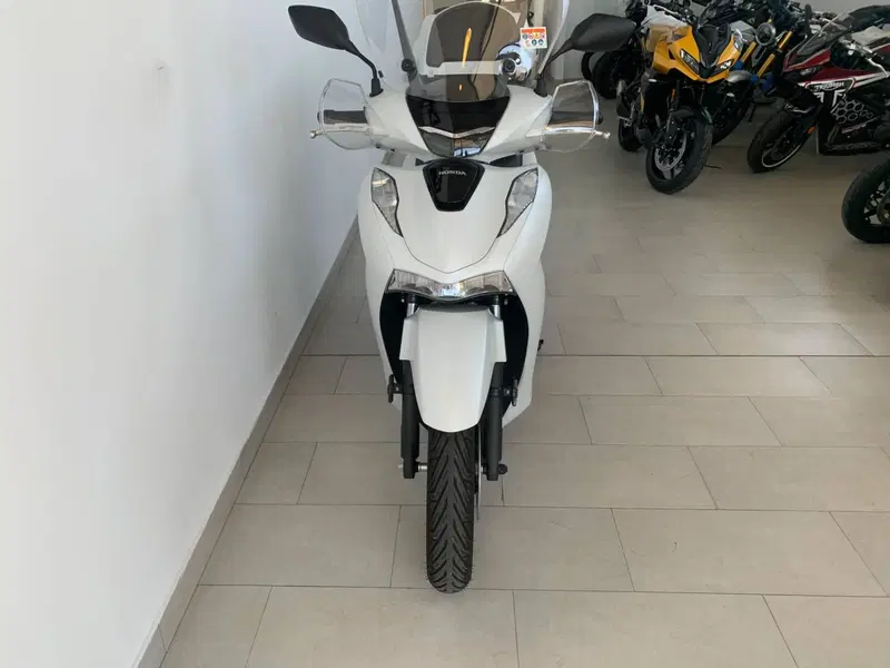 Honda SH 150i (2024 - 25) (5)