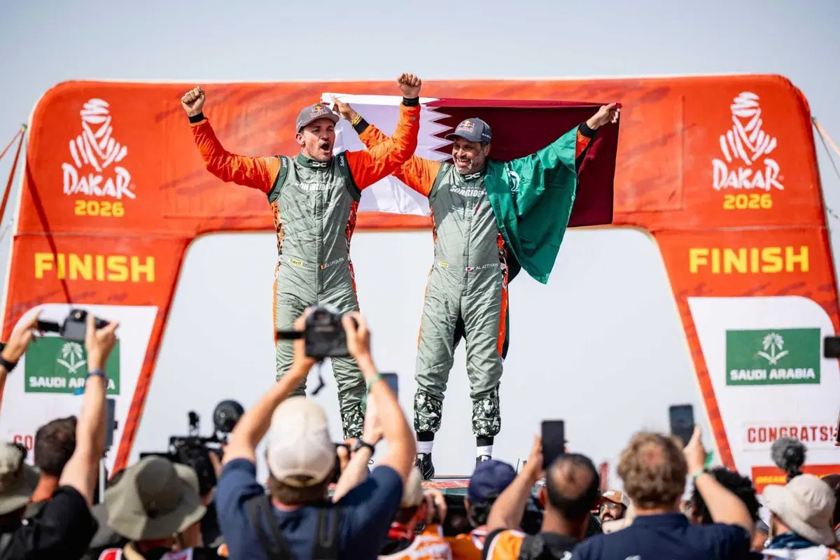 Dakar 2026. Finale. MICIDIALE COLPO DI SCENA! E i vincitori sono... Luciano Benavides, KTM, e Al Attiyah, Dacia (4)