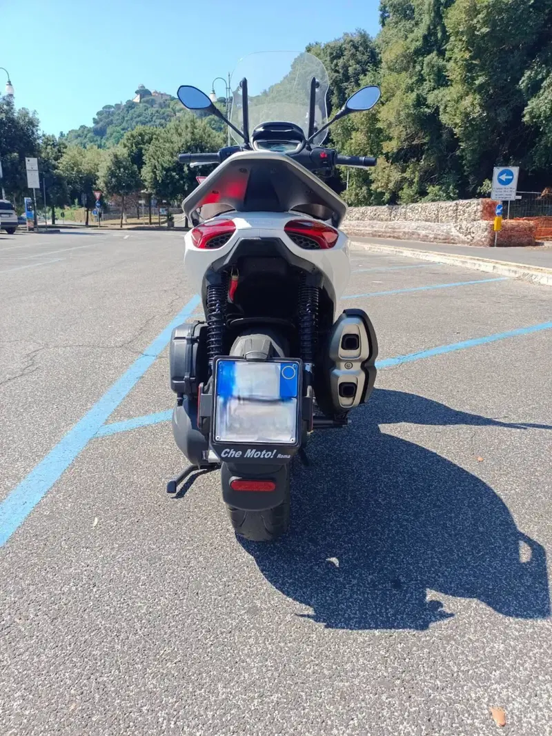Piaggio Beverly 400 ABS-ASR (2021 - 24) (5)