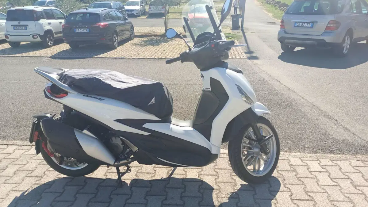 Piaggio Beverly 400 ABS-ASR (2021 - 24) (8)