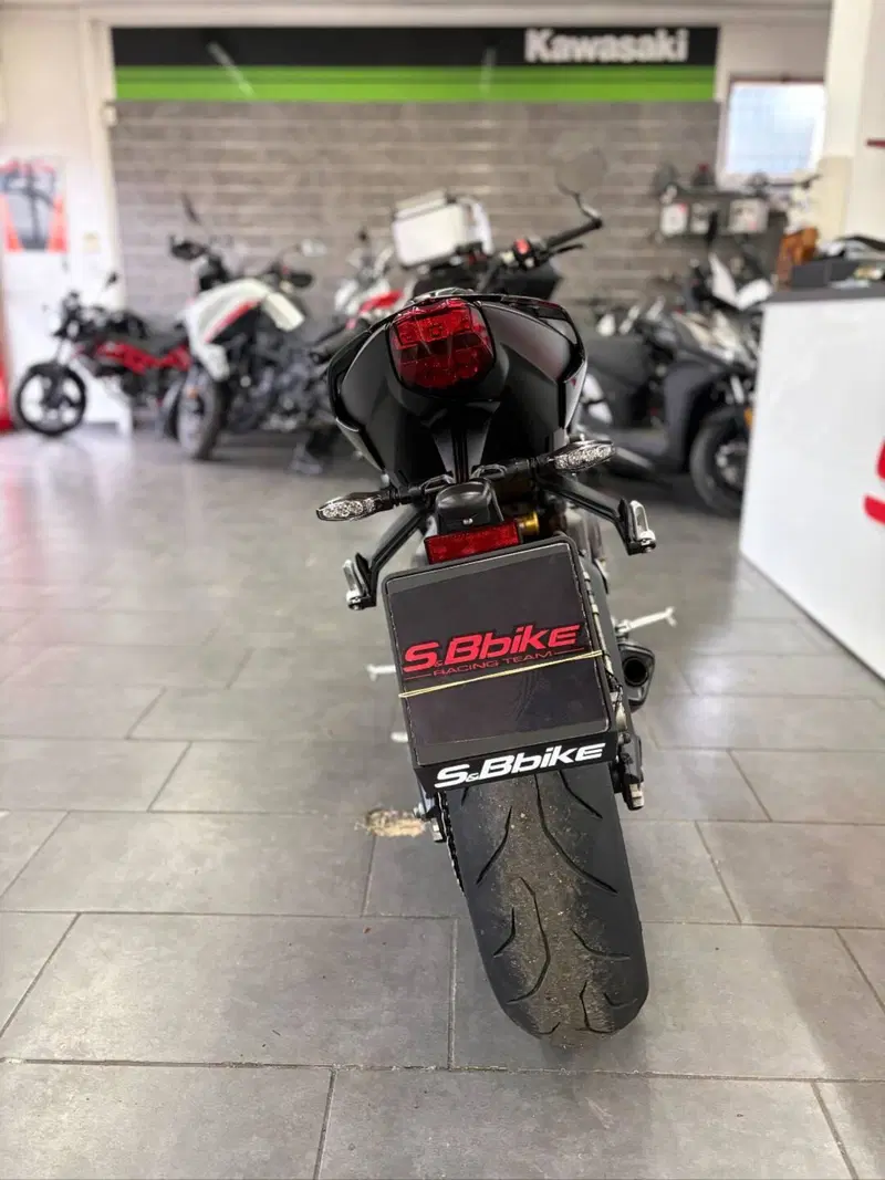 Triumph Street Triple 765 RS (2023 - 26) (7)