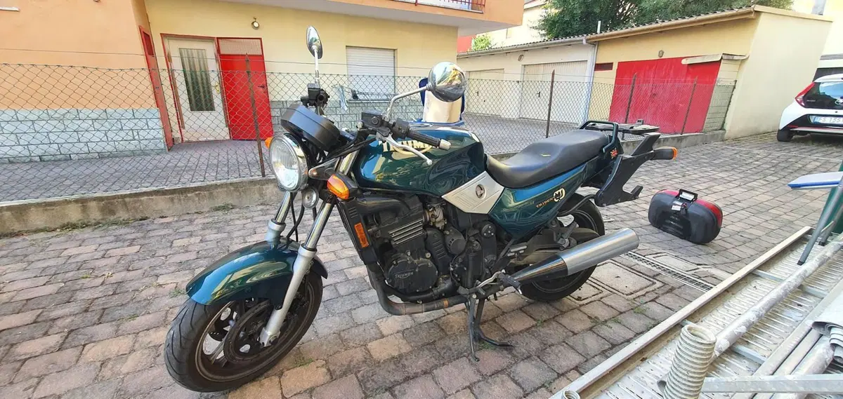 Triumph Trident 750