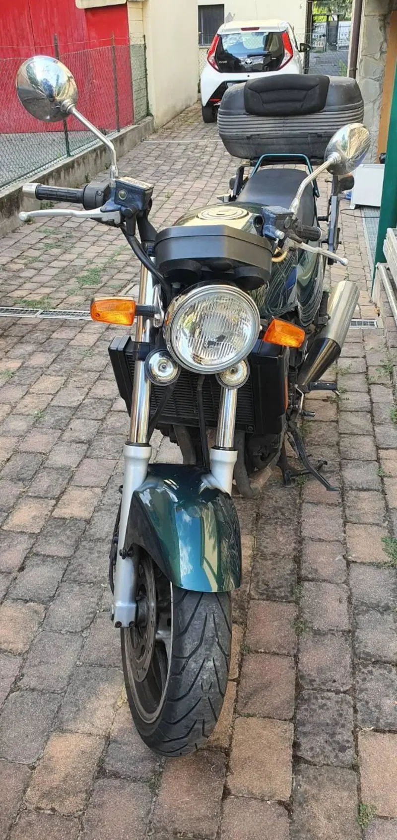 Triumph Trident 750 (2)