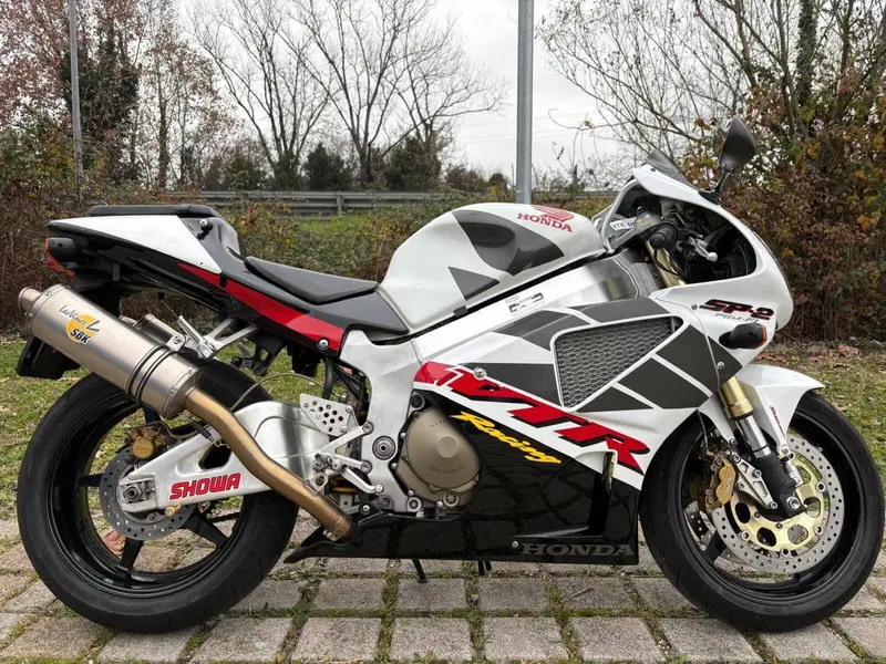 Honda VTR 1000 SP-2 (2002 - 06) (6)