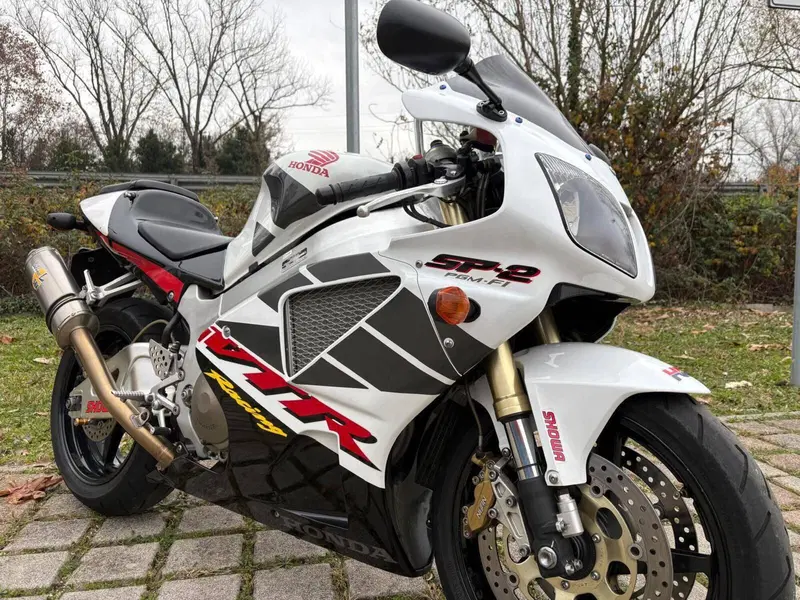 Honda VTR 1000 SP-2 (2002 - 06) (8)