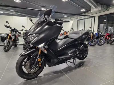 Yamaha T-Max 530 DX (2017 - 19) usata