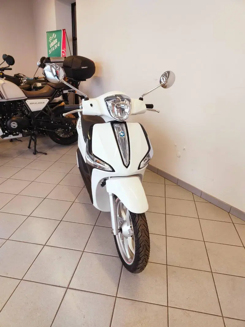 Piaggio Liberty 150 ABS (2017 - 20) (6)