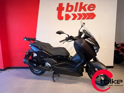 Yamaha X-Max 300 Tech Max (2025 - 26) usata