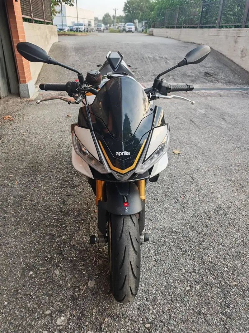 Aprilia Tuono V4 Factory (2021 - 24) (4)