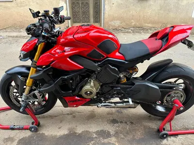 Ducati Streetfighter V4 S (2023 - 24) usata