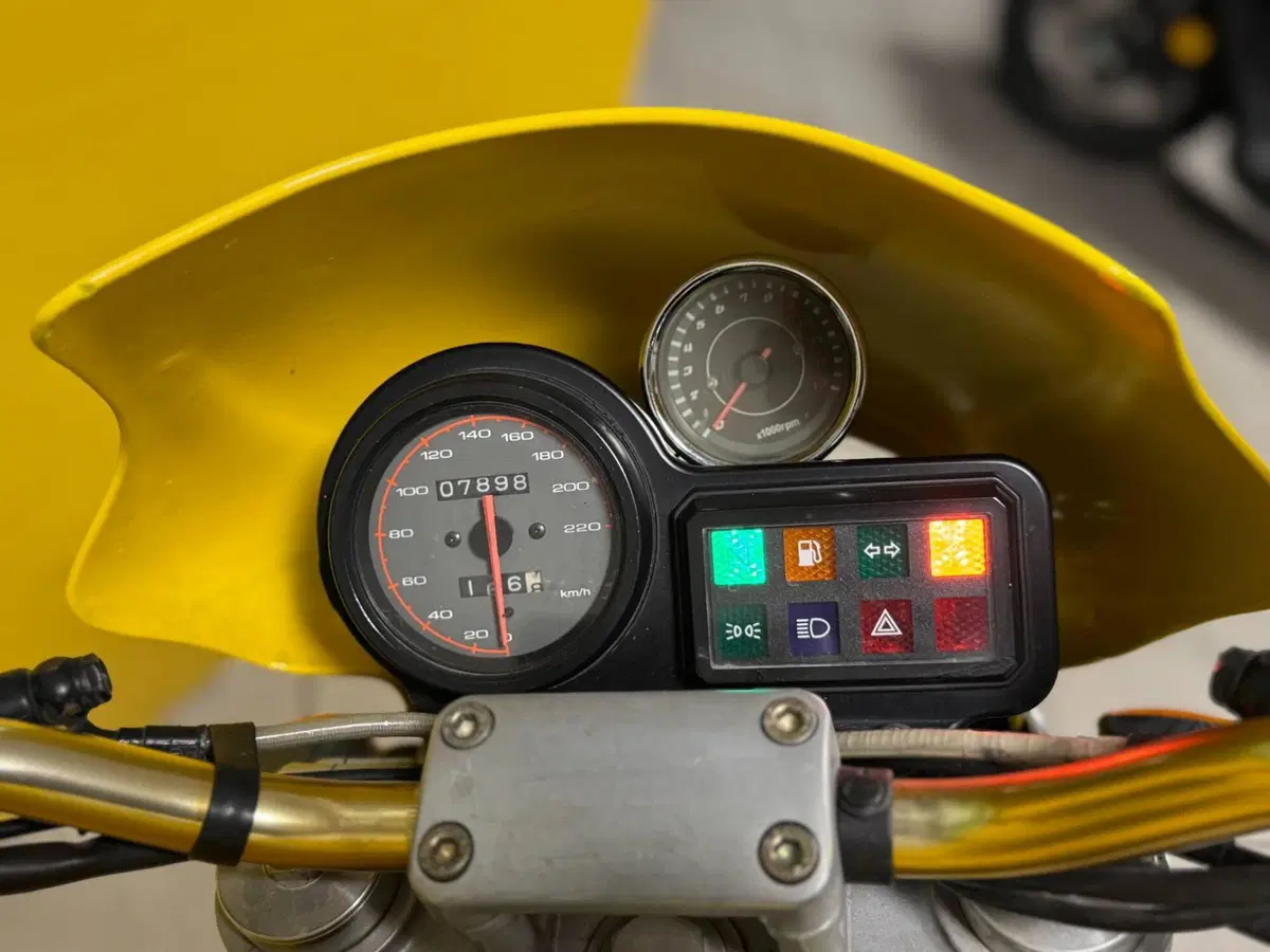 Ducati Monster 600 (1994 - 02) (2)