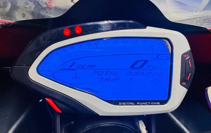 MV Agusta F4 1000 (2010 - 15) (8)