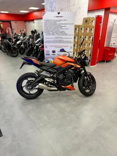 Triumph Street Triple 765 R (2023 - 26) usata