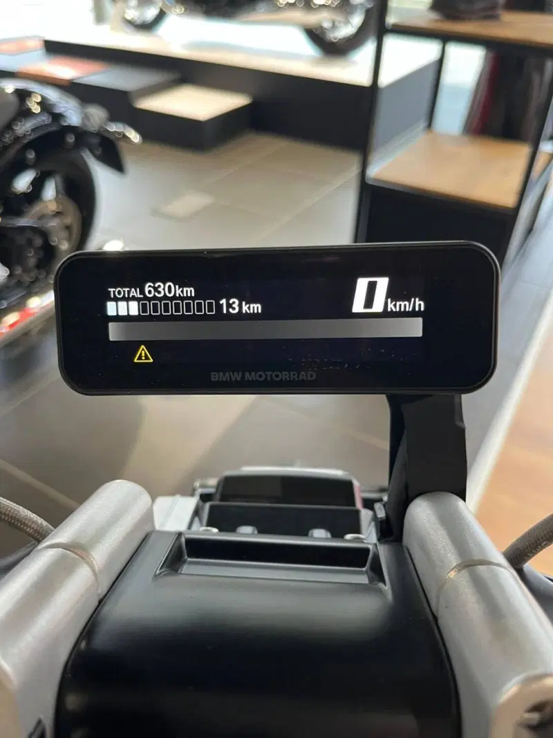 Bmw CE 02 (2024 - 26) (8)