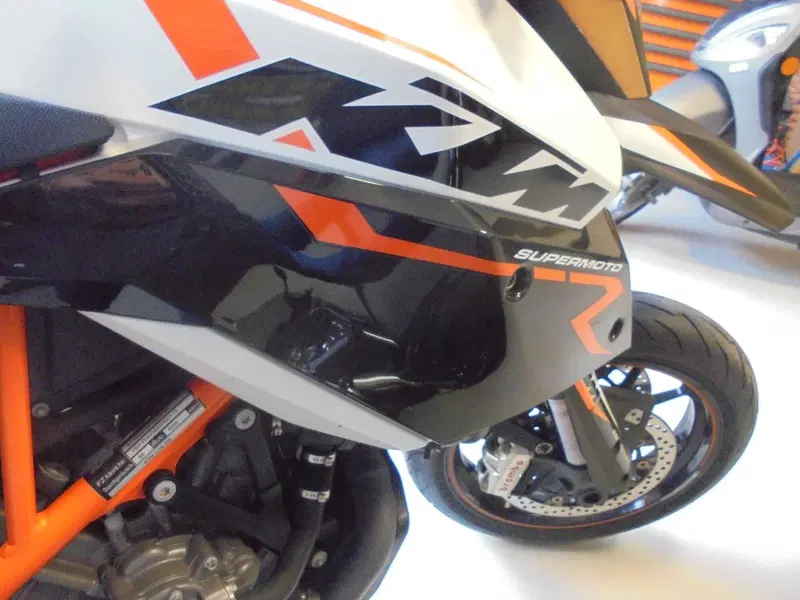 KTM 990 Supermoto R (2009 - 11) (7)