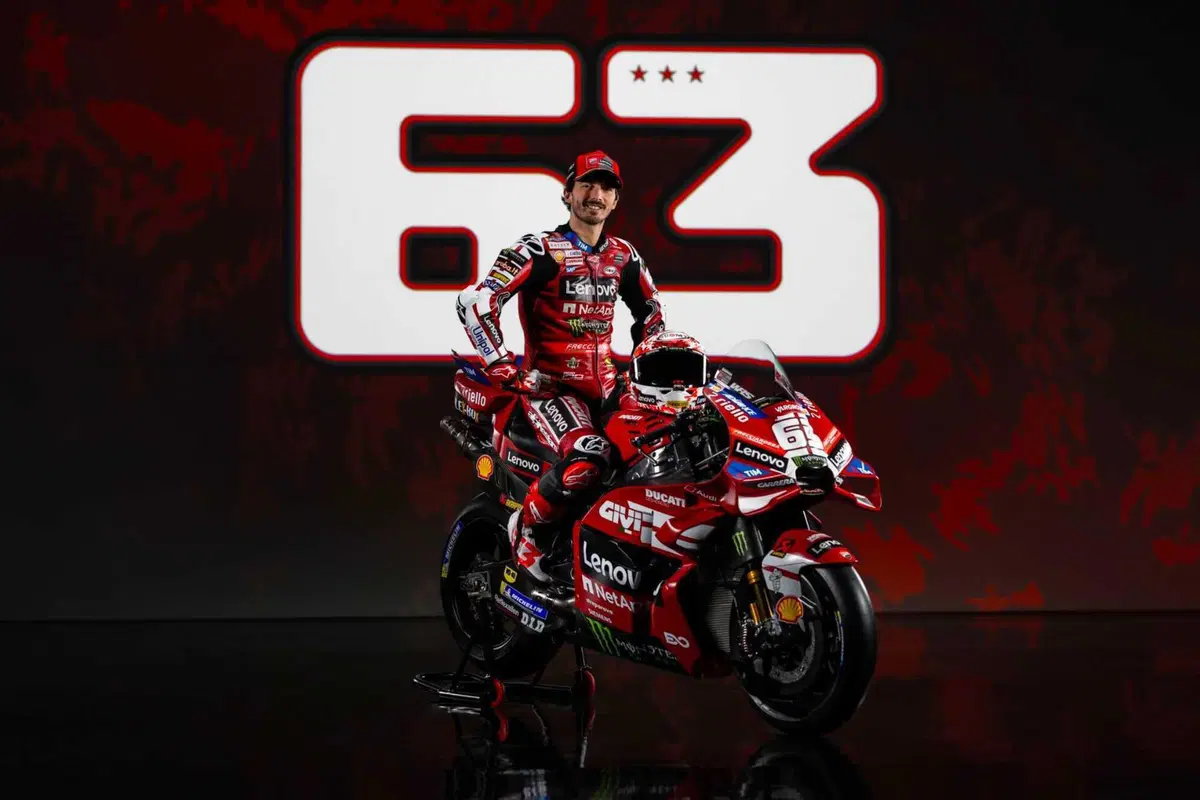 MotoGP 2026. Ducati svela la livrea del Centenario: ecco la nuova GP26 di Marc Marquez e Pecco Bagnaia [GALLERY]