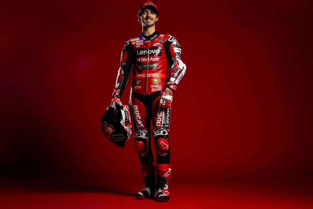 MotoGP 2026. Ducati svela la livrea del Centenario: ecco la nuova GP26 di Marc Marquez e Pecco Bagnaia [GALLERY] (2)