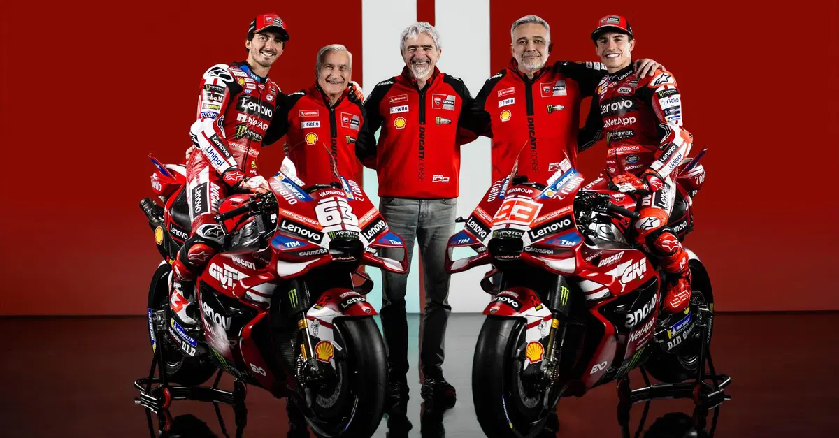 MotoGP 2026. Ducati svela la livrea del Centenario: ecco la nuova GP26 di Marc Marquez e Pecco Bagnaia [GALLERY]