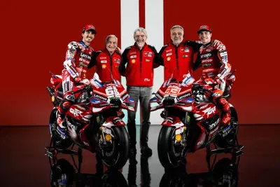 MotoGP 2026. Ducati svela la livrea del Centenario: ecco la nuova GP26 di Marc Marquez e Pecco Bagnaia [GALLERY]
