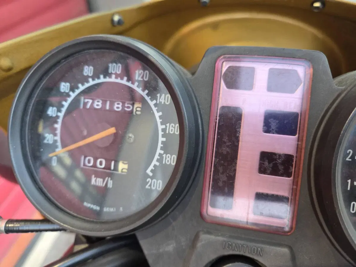 Suzuki GS450S (5)