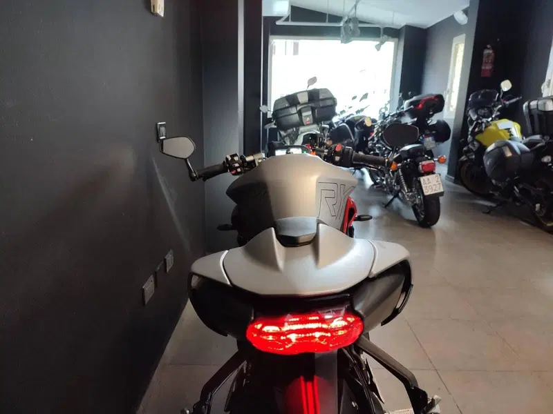 Triumph Street Triple 765 RX (2026) (3)