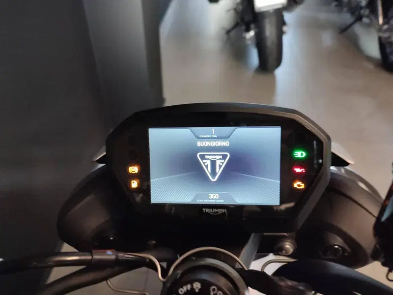 Triumph Street Triple 765 RX (2026) (6)