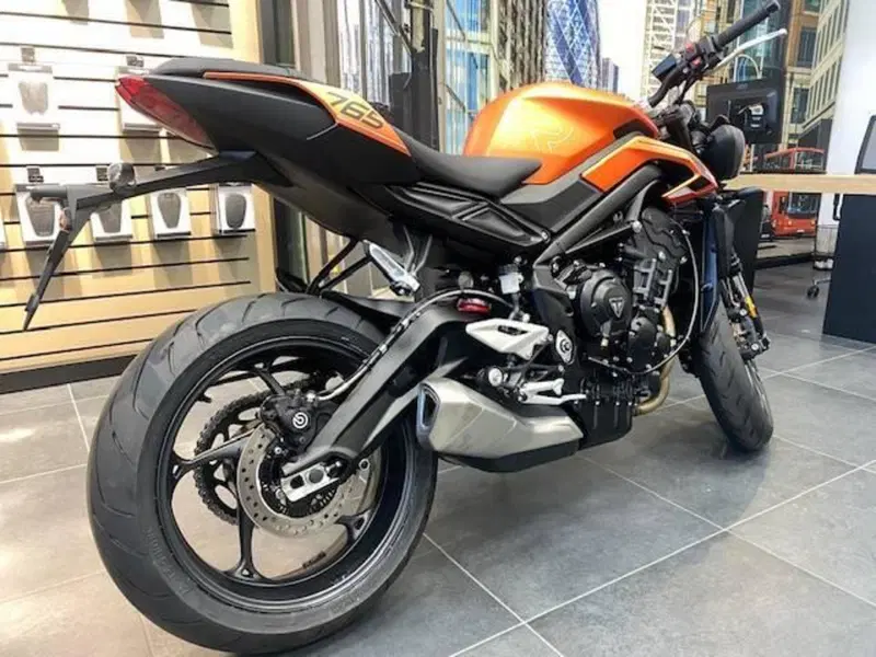 Triumph Street Triple 765 R (2023 - 26) (4)