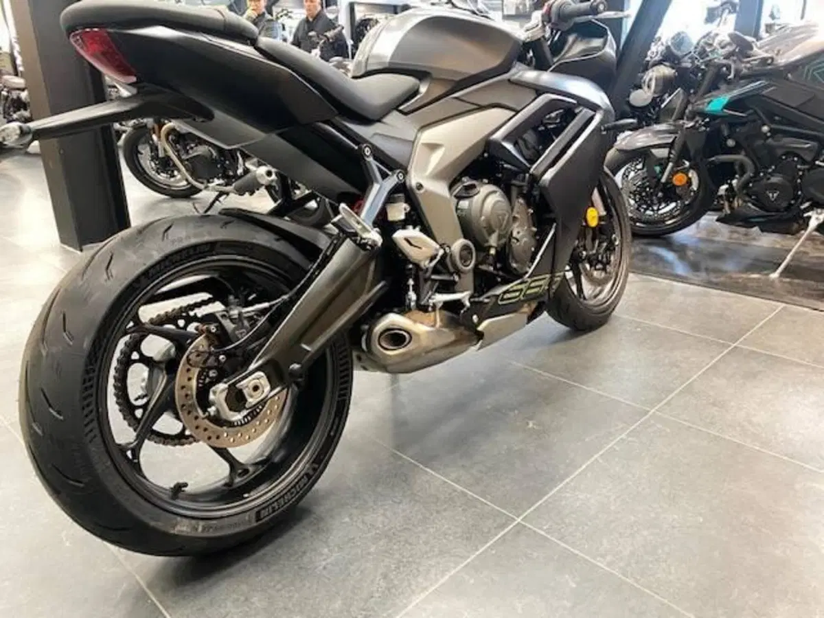 Triumph Daytona 660 (2024 - 26) (2)