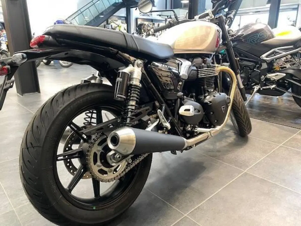 Triumph Speed Twin 900 (2025 - 26) (2)
