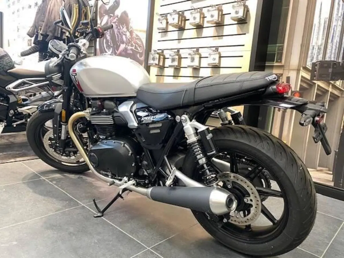 Triumph Speed Twin 900 (2025 - 26) (3)