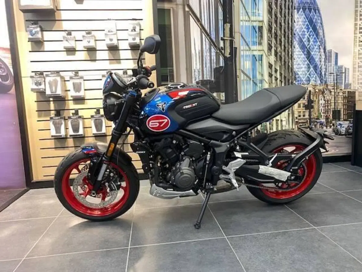 Triumph Trident 660 Triple Tribute Edition (2025 - 26)