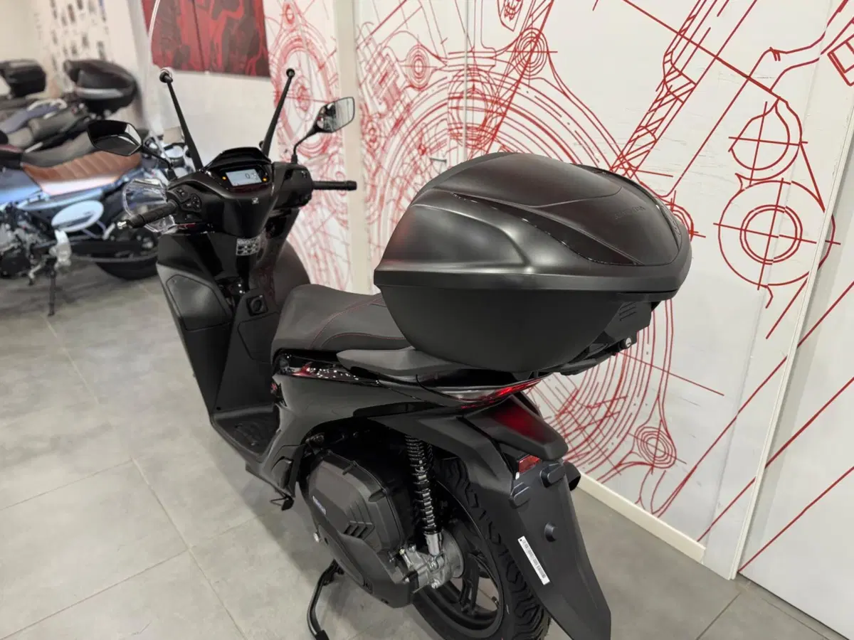 Honda SH 125 Sport (2026) (15)